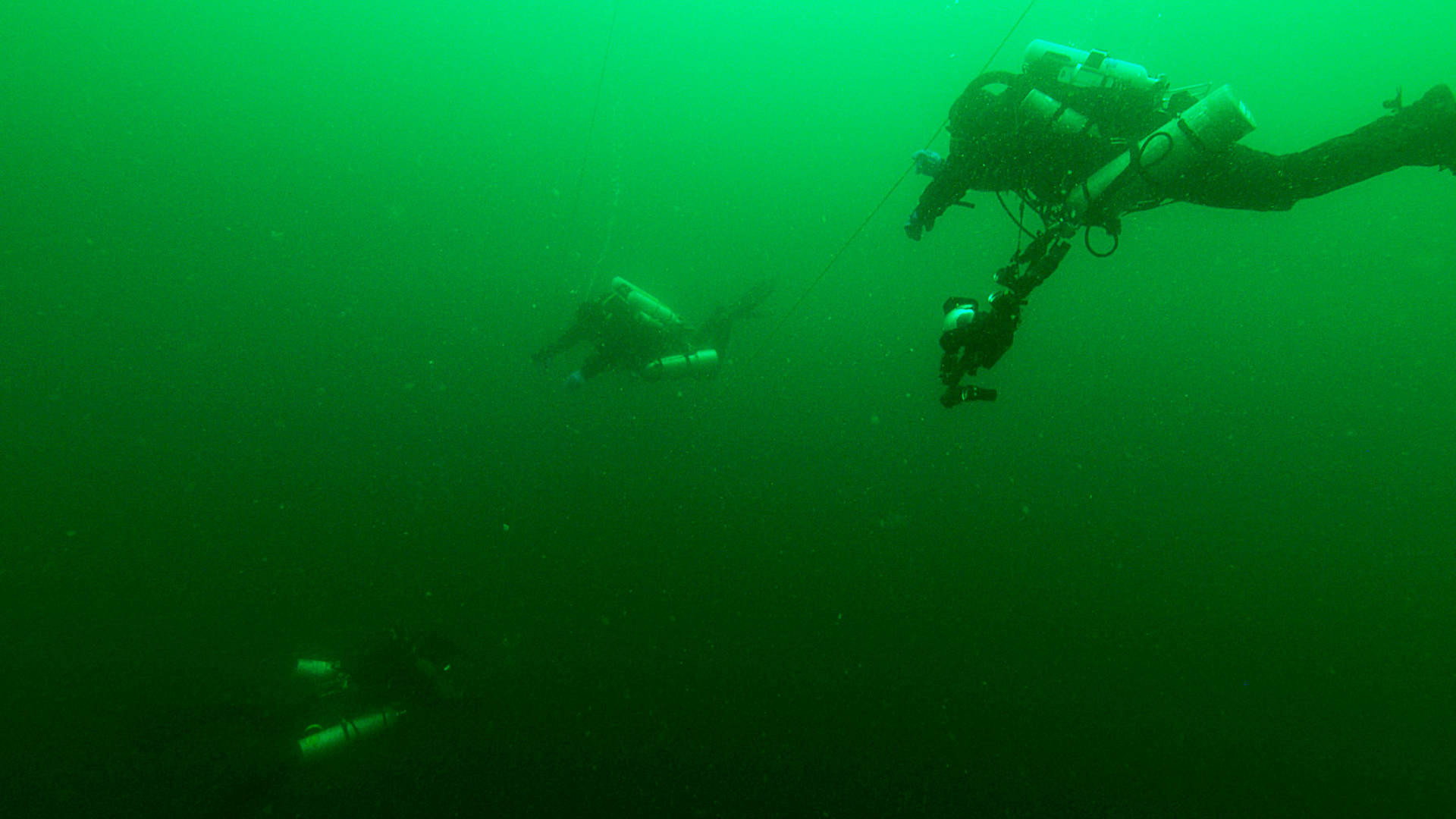 The Hunt for Eagle 56 S01E02 backdrop