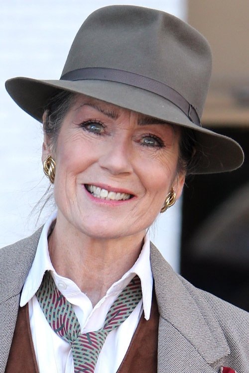 et billede af Lorraine Chase