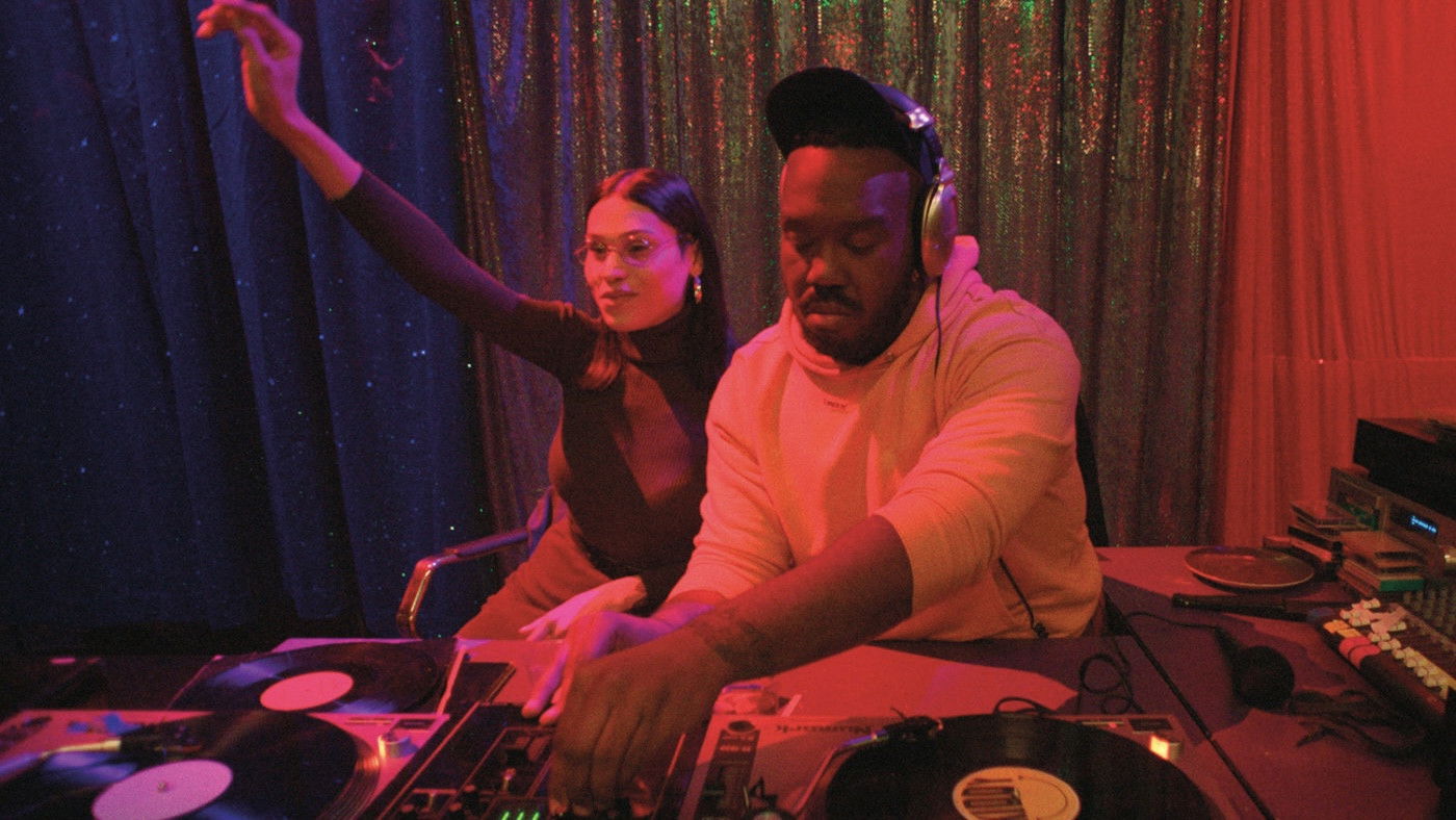 undefined 스틸 이미지