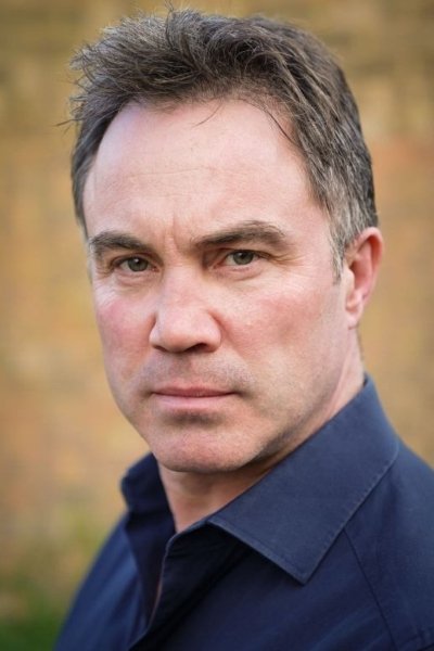 et billede af Erol Mehmet