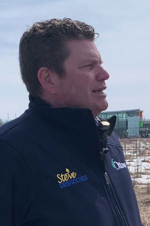 et billede af Steve Desroches