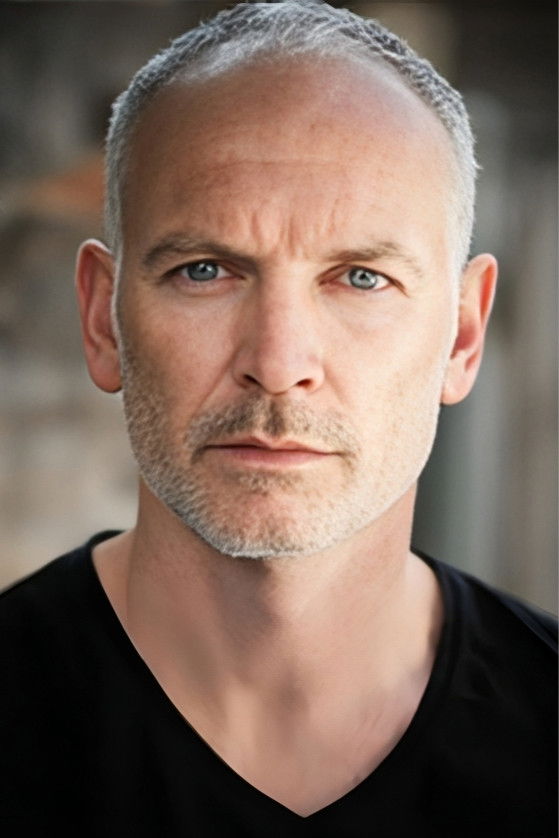 et billede af Cameron Stewart