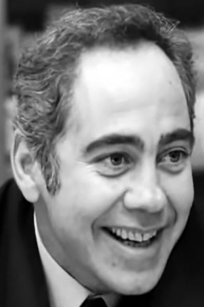 et billede af Kostas Naos