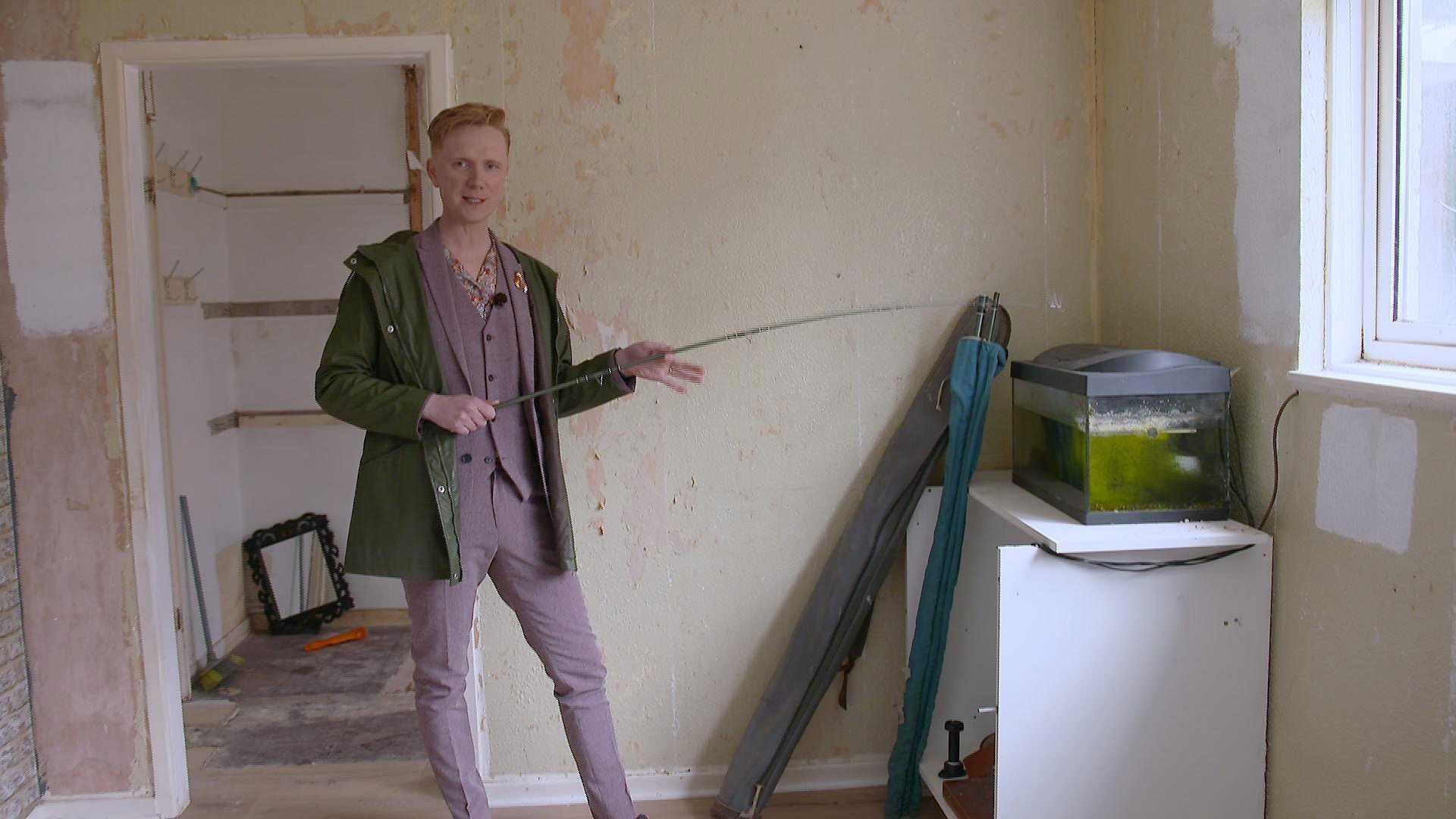 Homes Under the Hammer 28x24