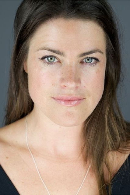 et billede af Lily Hall