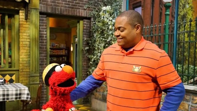 Sesame Street - Season 54 Episode 6 : Scootin' on Sesame Street