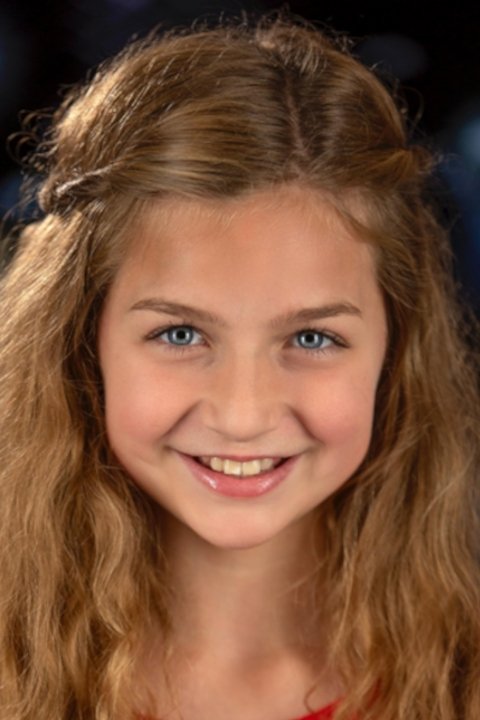 Berkeley Courtney-Moore as Kayla