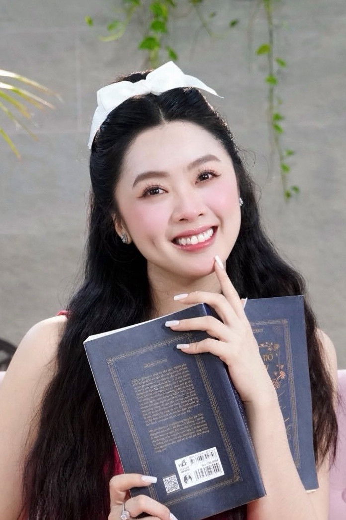 et billede af KHÁNH TIÊN LEONA