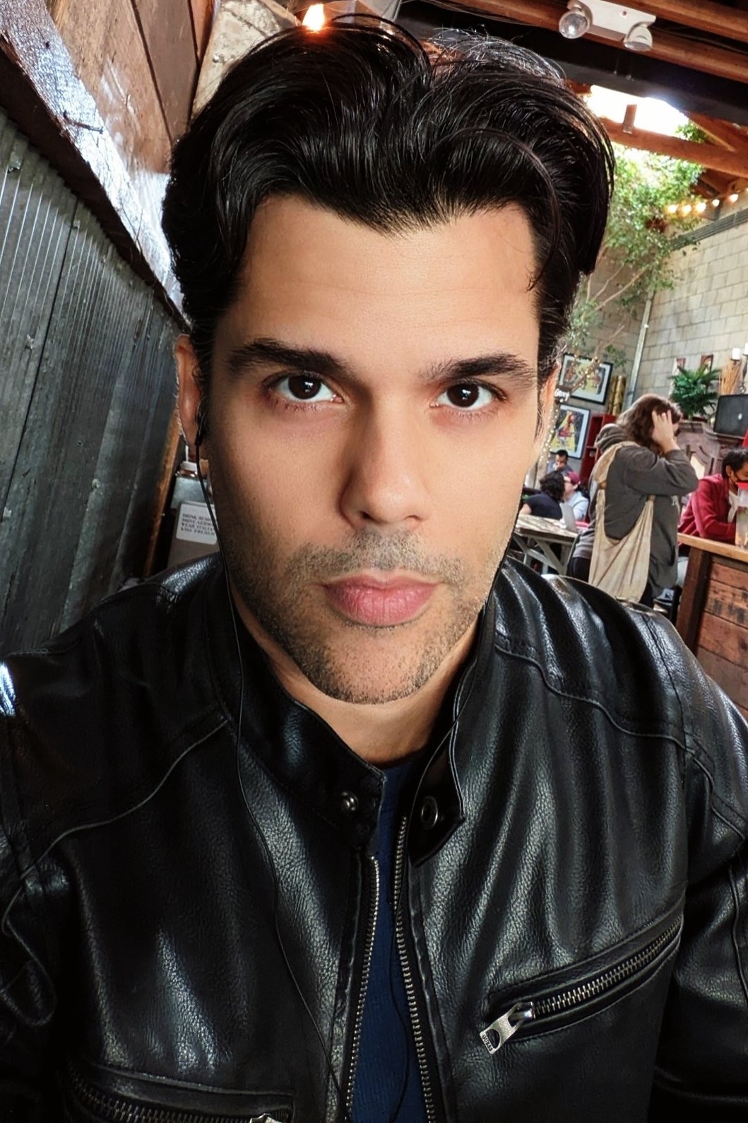 et billede af J.R. Sawyers