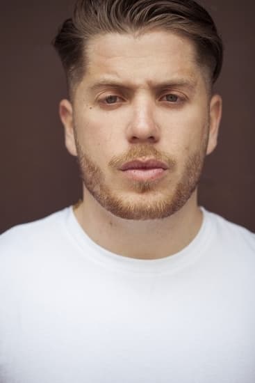 et billede af Paul Deby