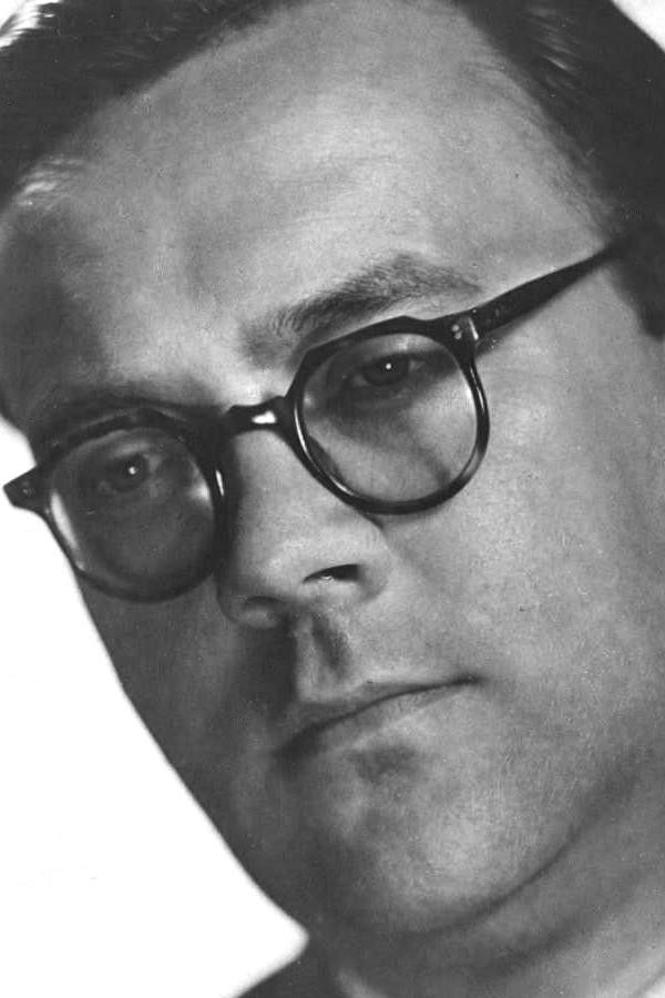 et billede af Karl Roos