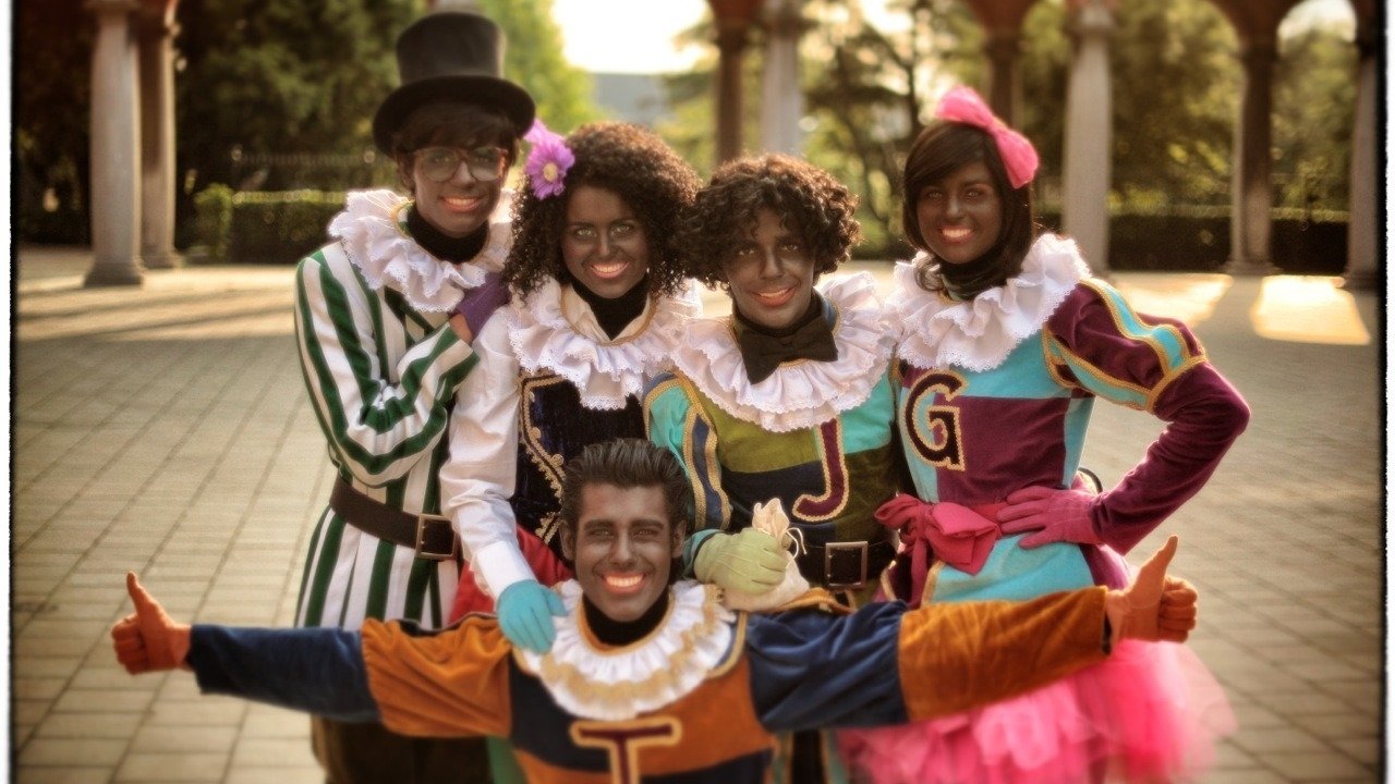 Sinterklaas - Slot Marsepeinstein De Pieten Acedemie Deel 1 (2014)
