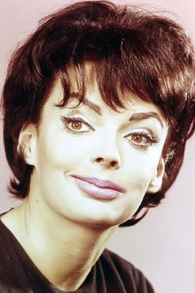 et billede af Barbara Steele