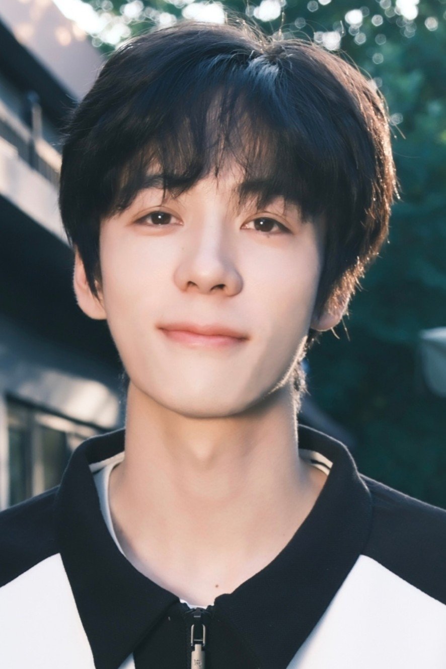 Wei Mingjia's picture in the cast