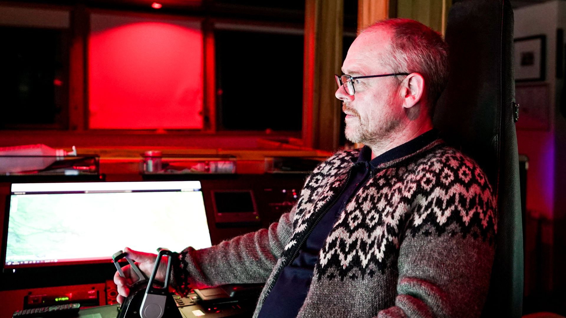 Ice Cold Catch S01E02 backdrop