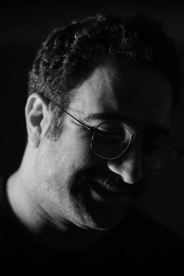 et billede af Hossein Barekati