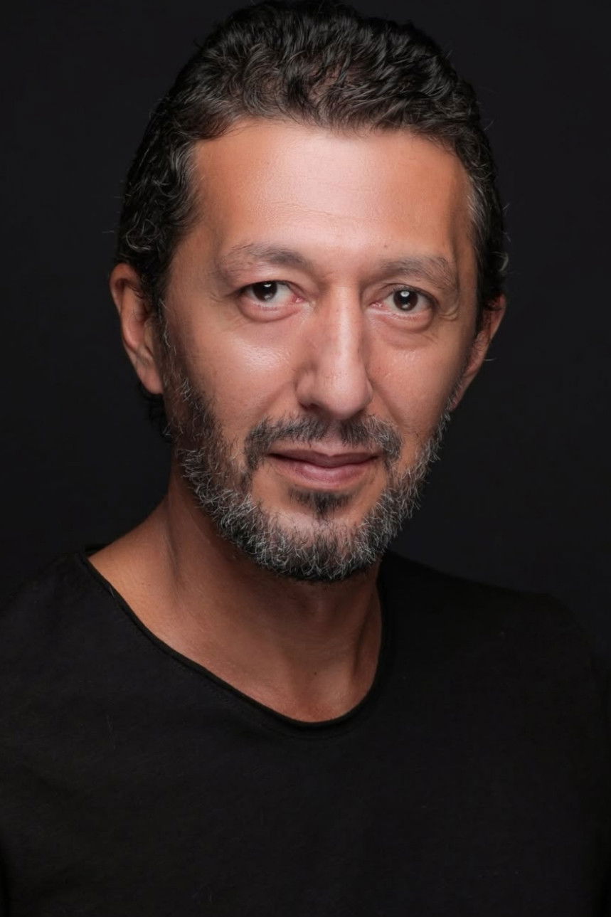 et billede af Mustafa Ozer