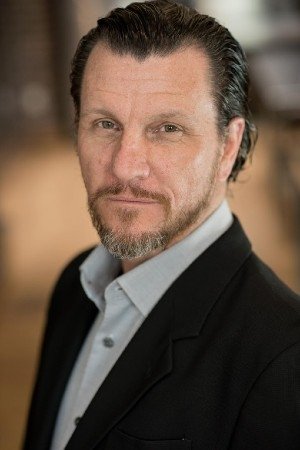 et billede af David Atkinson