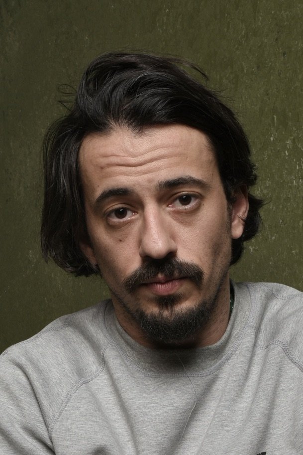 et billede af Josh Mond