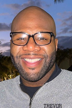 et billede af Trevor Bryan