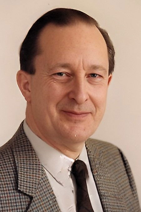 et billede af Peter Cellier