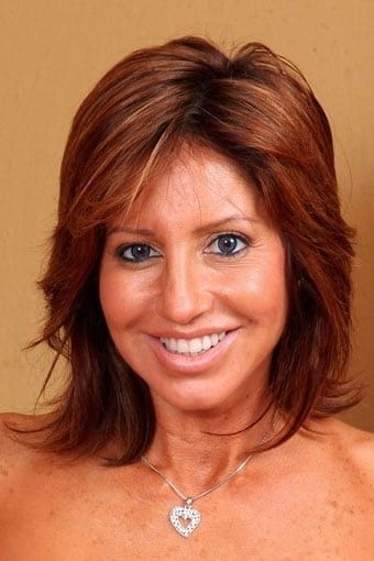 et billede af Tara Holiday