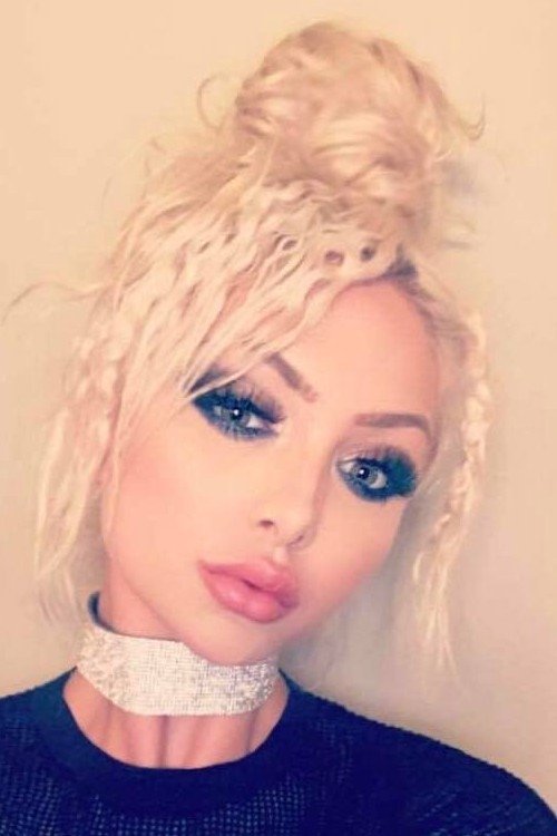 Taylor Vigneux | Key Hair Stylist