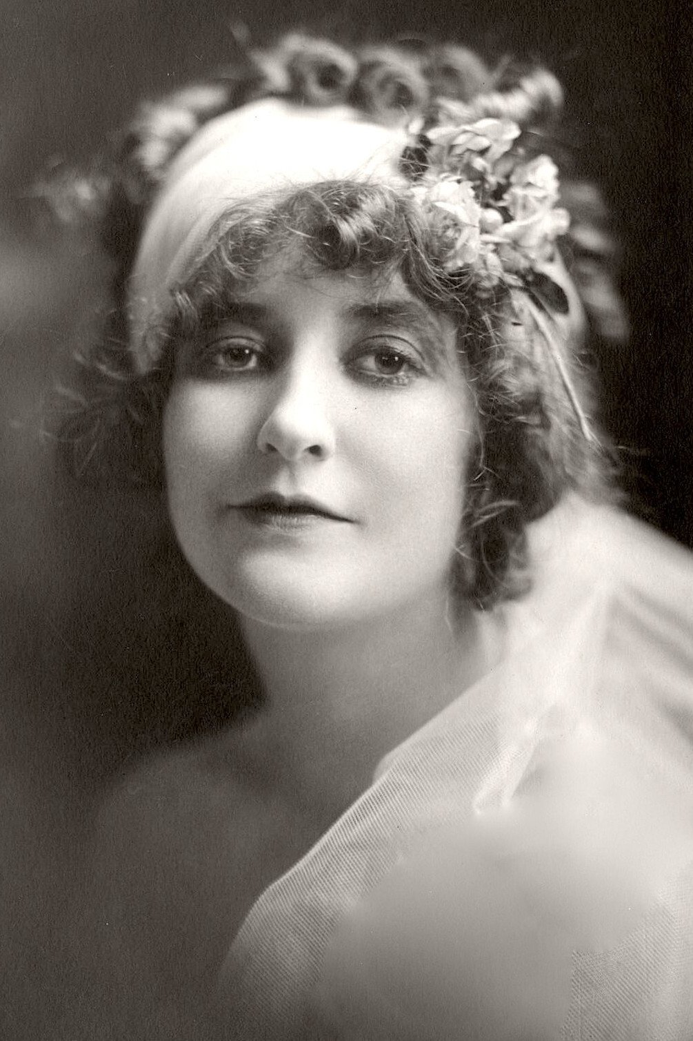 et billede af Rhea Mitchell