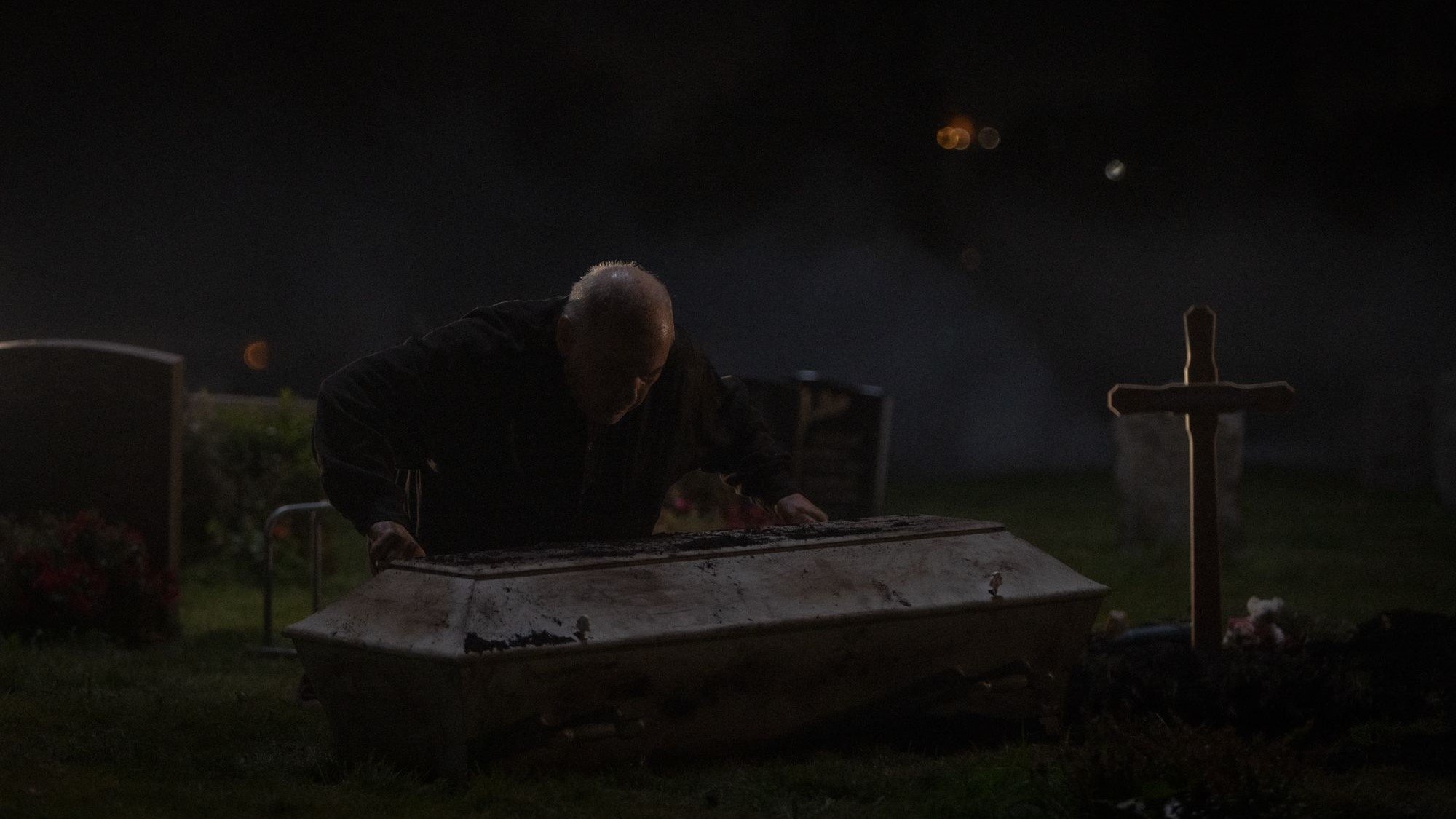 Handling the Undead (2024)