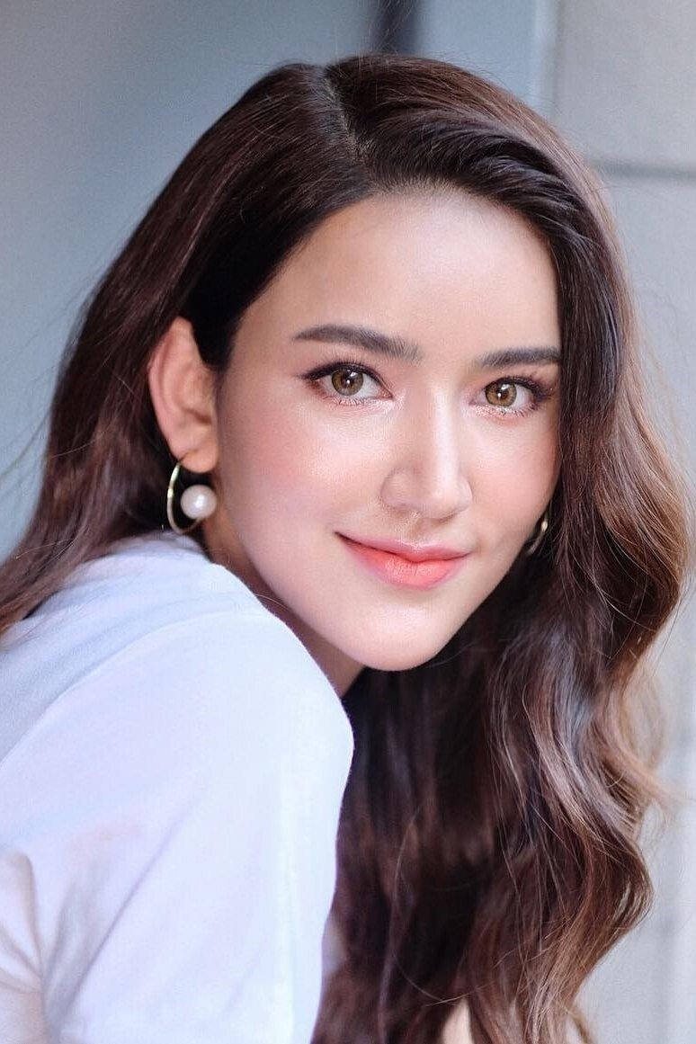 Amena Gul's picture in the cast