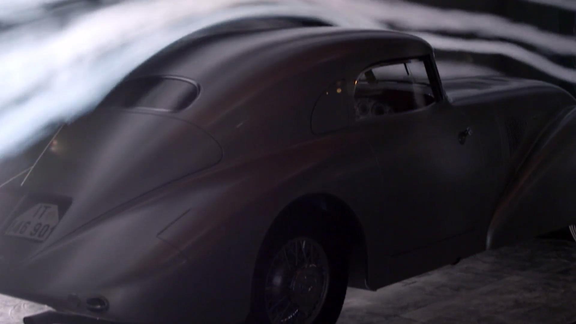 The Streamliner Case - Recreating The Mercedes-Benz 540K