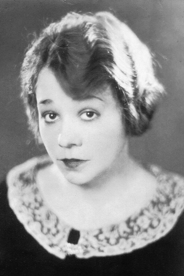 et billede af Pauline Lord