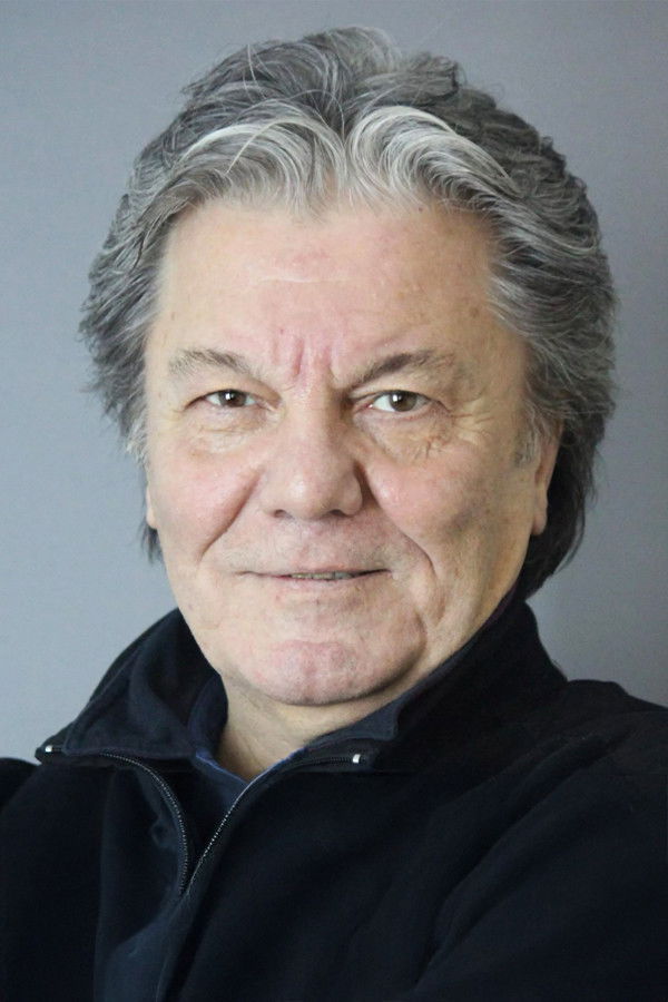 et billede af Kazım Akşar