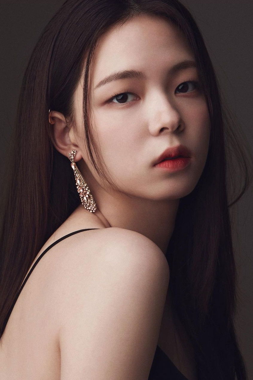 et billede af Cho Yu-jung