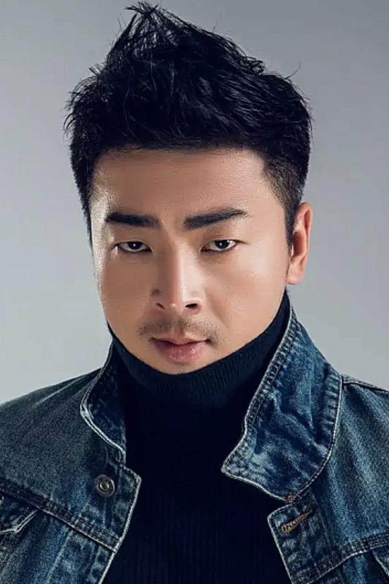 et billede af Hou Junbo