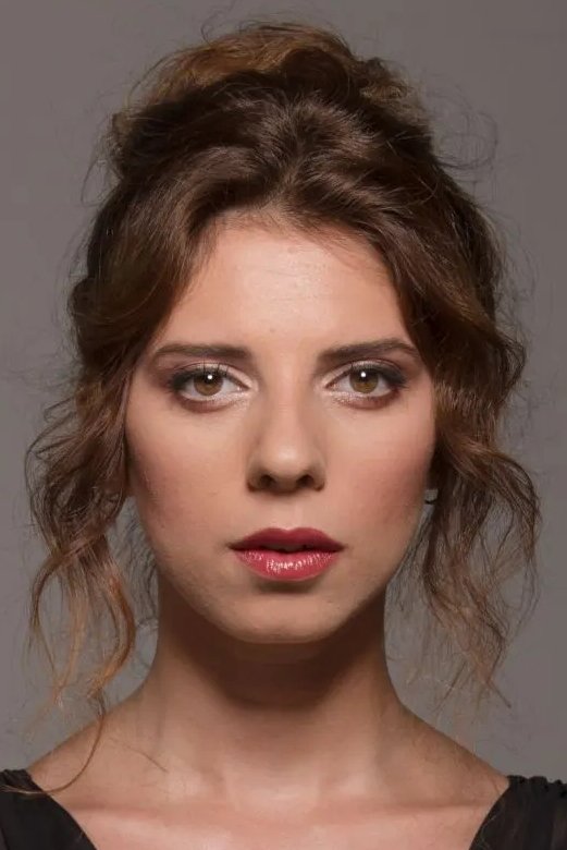 et billede af Ebru Ünlü