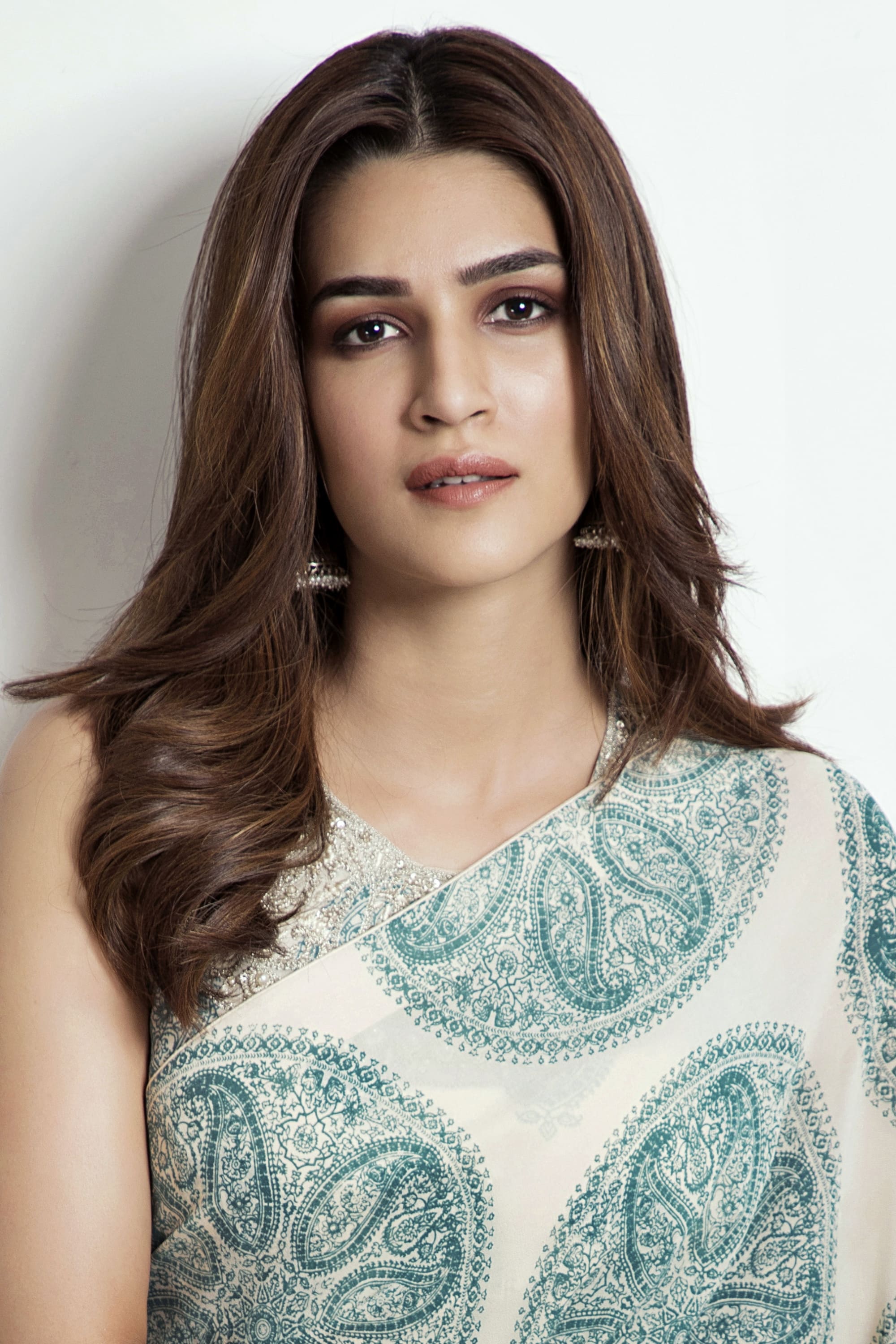 Kriti Sanon 33, 1990, Age, Born, Height, Children, Family, Biography