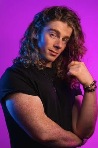 et billede af Stuart Mackey