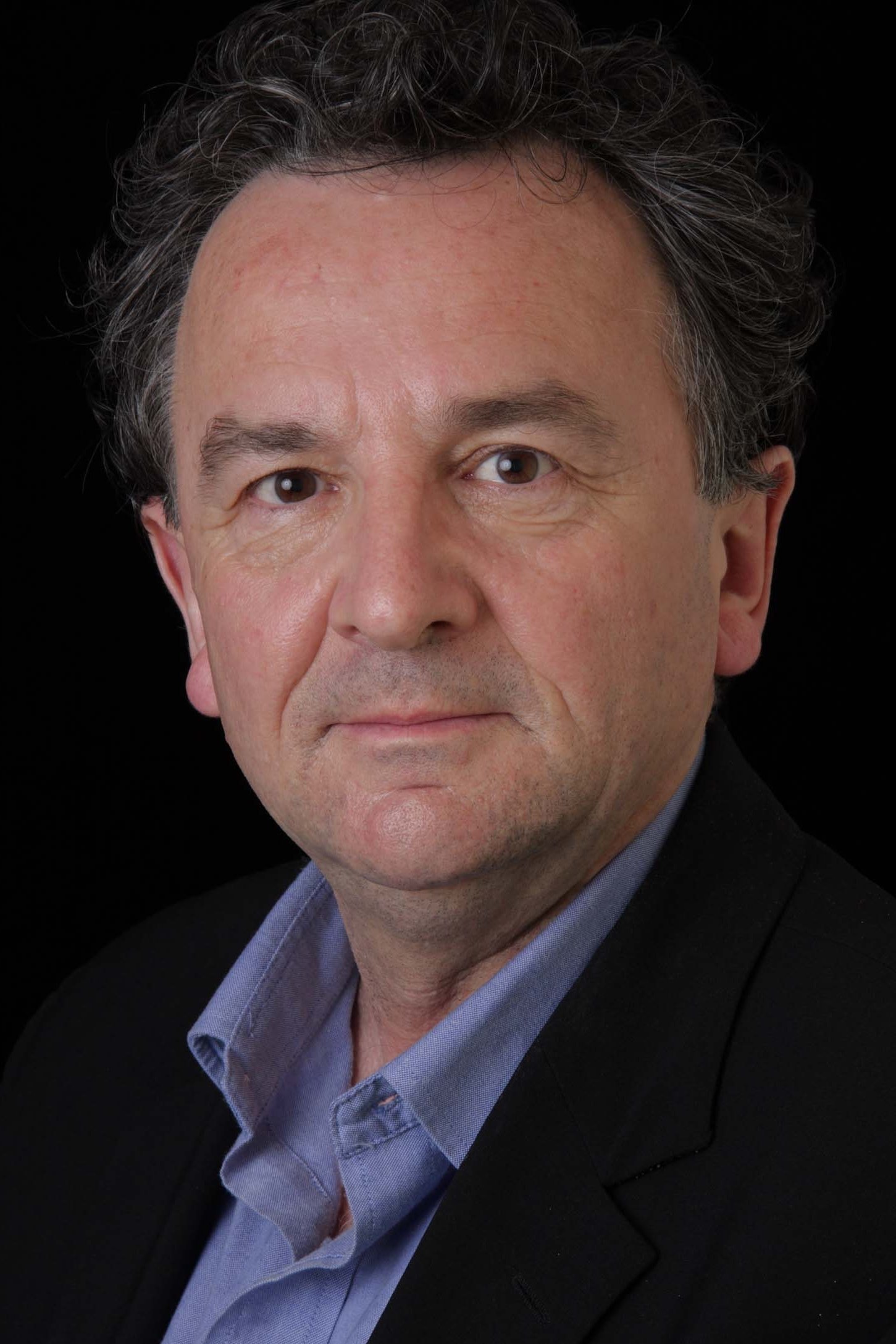 et billede af Louis Nowra