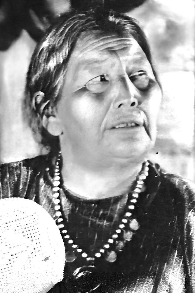 et billede af Minnie Devereaux