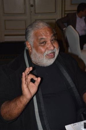 et billede af Hosny Abaza