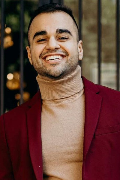 et billede af Ash Dadvand