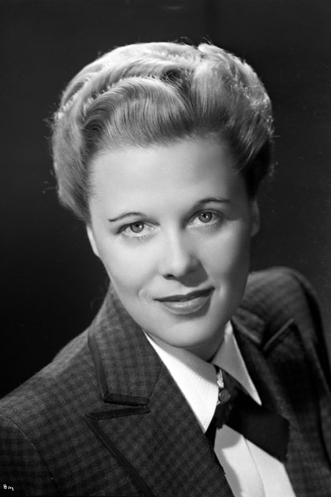 et billede af Joan Harrison