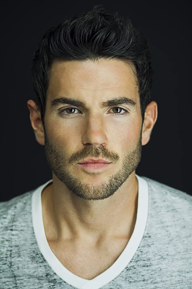 et billede af Paul J. Ballin