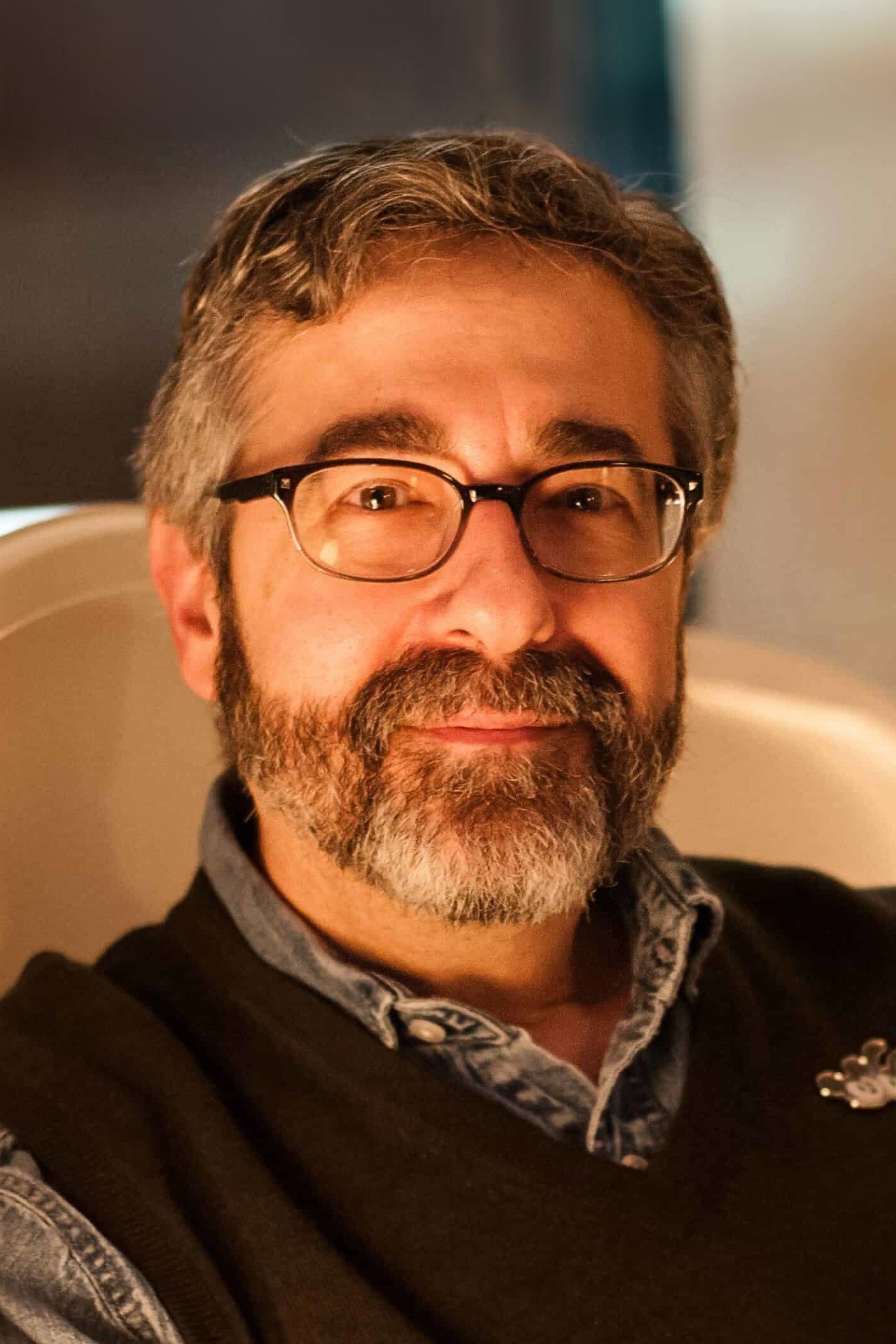 et billede af Warren Spector