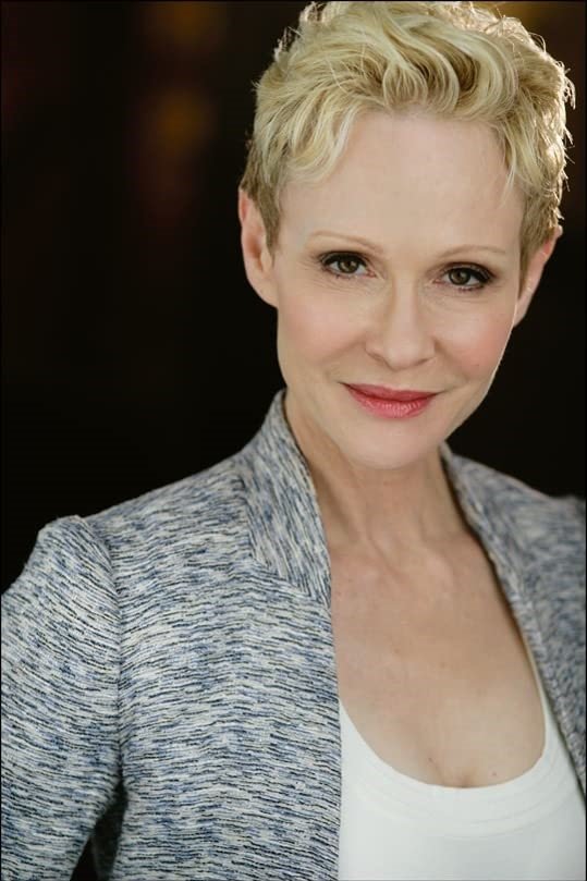 et billede af Tracy Shayne