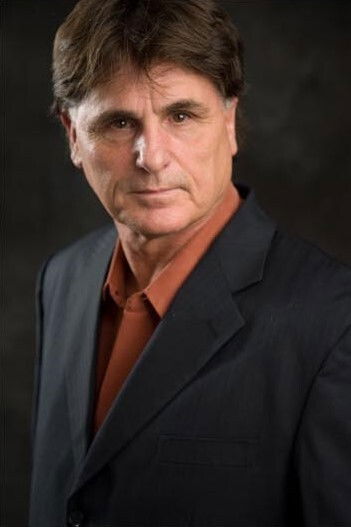 et billede af Bradley James