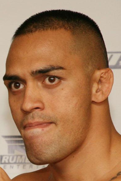 et billede af Mike Aina