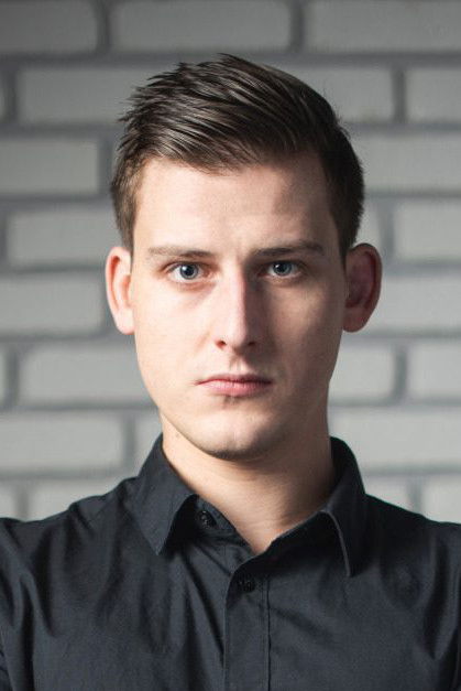 et billede af Adam Langer