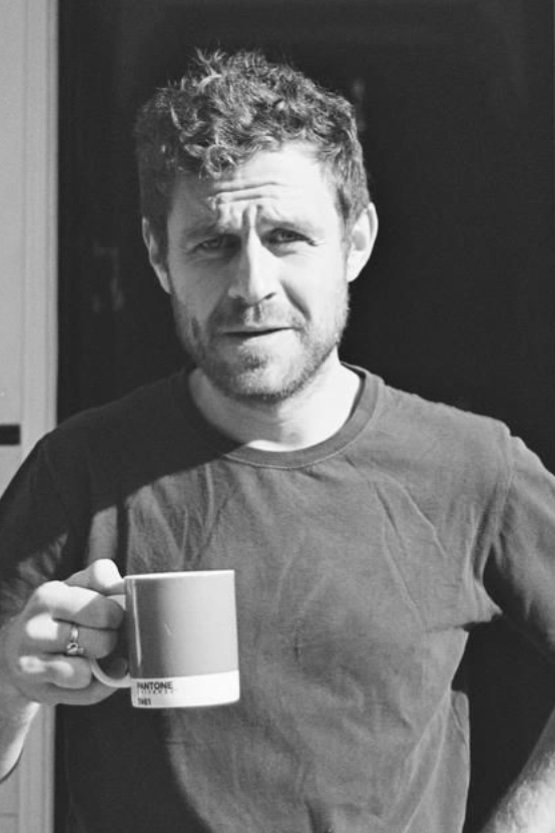 et billede af Donald E G Bentley